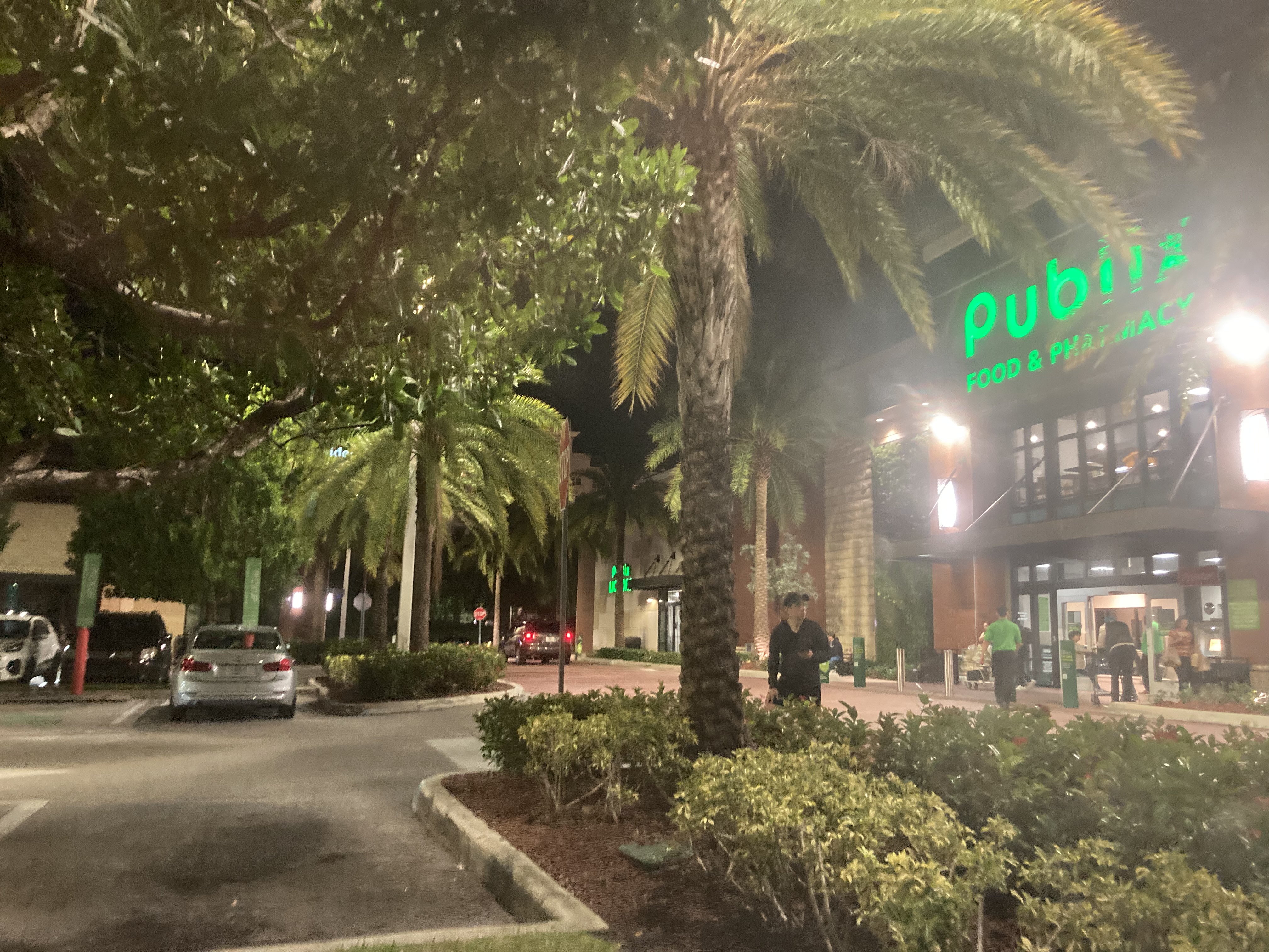 Miami shopping December 2023